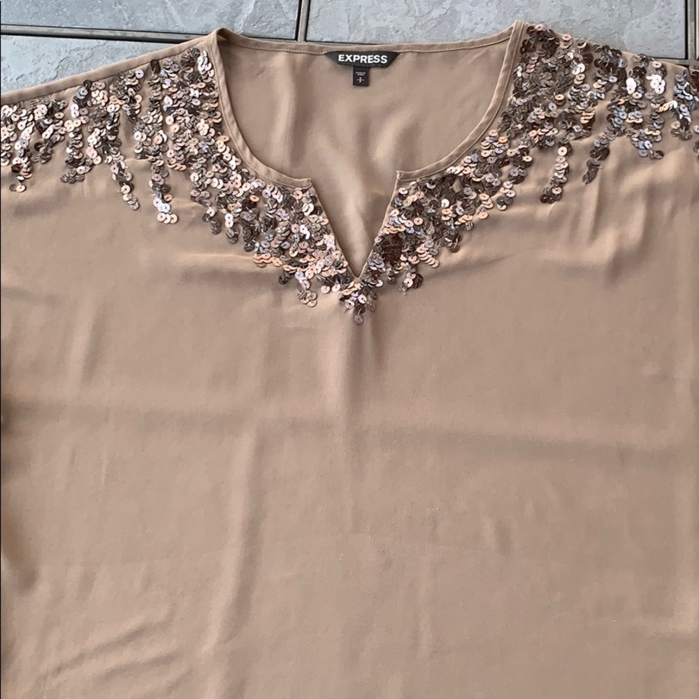 Express Top - Picture 2 of 6